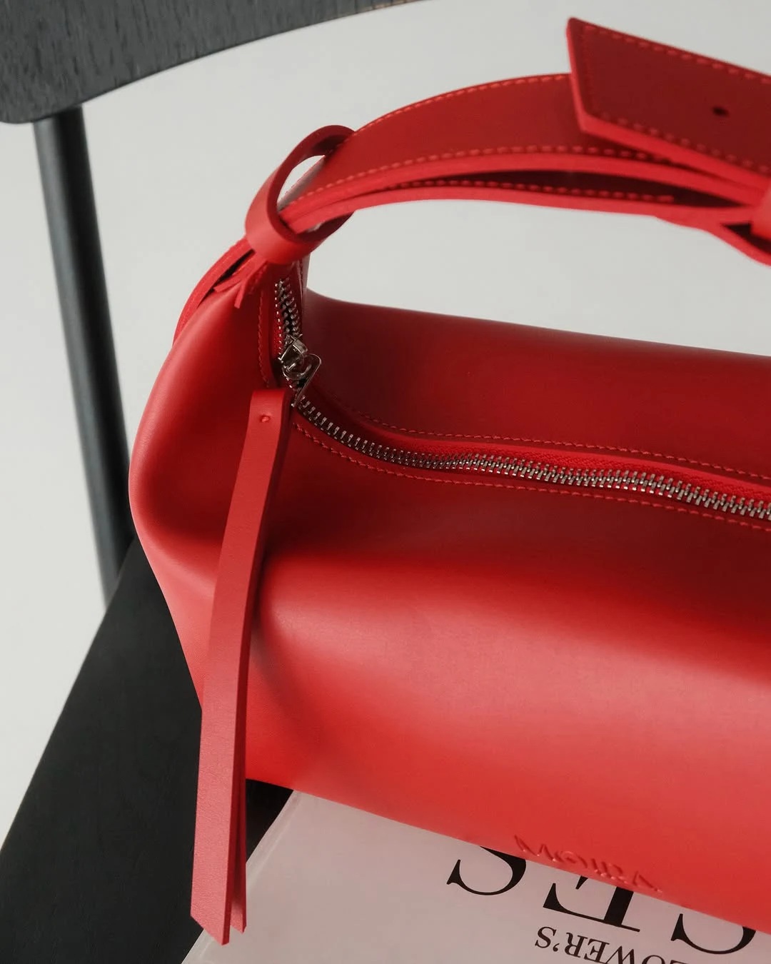Signature Bag, alternative view
